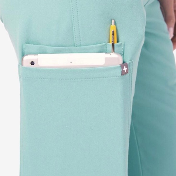 Figs Seaglass Kade Cargo small regular pants - Picture 2 of 7